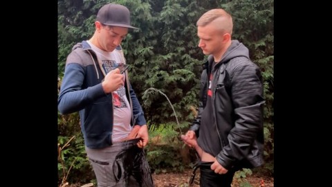 私は私のサブ屋外で小便をします